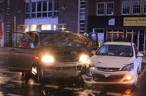 Polizei Düren: POL-DN: Vorfahrt missachtet - Vier Verletzte