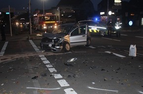 Polizei Hagen: POL-HA: Verkehrsunfall in Vorhalle - Zwei leicht verletzte Autofahrerinnen