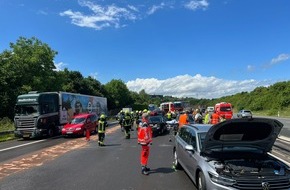 Freiwillige Feuerwehr Sankt Augustin: FW Sankt Augustin: Verkehrsunfall mit drei Verletzten auf Autobahn A3