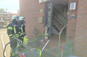 Freiwillige Feuerwehr Bedburg-Hau: FW-KLE: Kellerbrand in Zweifamilienhaus