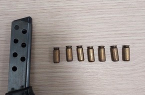 Bundespolizeidirektion Sankt Augustin: BPOL NRW: Schreckschusswaffe am Flughafen Köln/Bonn mitgeführt - Bundespolizei stellt Waffe sicher