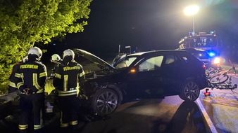 Freiwillige Feuerwehr Aurich: FW-AUR: Frontalzusammenstoß mit Leitplanke
