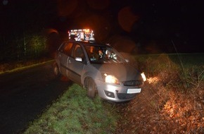 Kreispolizeibehörde Herford: POL-HF: Ford landet im Straßengraben- Fahrer stark alkoholiesiert