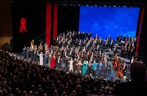 Deutsche AIDS-Stiftung: Festliche Opernnacht für die Deutsche Aids-Stiftung / Premiere im ausverkauften Haus / Preisverleihung an Sängerin Annie Lennox