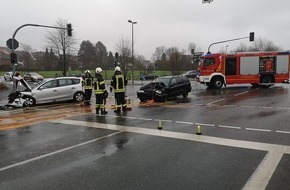 Feuerwehr Sprockhövel: FW-EN: Verkehrsunfall mit drei leicht Verletzten