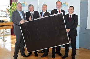 innogy eMobility Solutions: Genossenschaft Die BürgerEnergie bietet Beteiligung am RWE Solarpark in Hürth / Beteiligung an Genossenschaft für jedermann ab 50 Euro möglich (FOTO)
