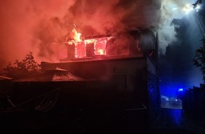 Feuerwehr Essen: FW-E: Wohnhausbrand in Essen, zwei Personen leicht verletzt