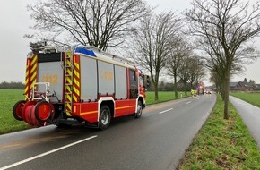 Freiwillige Feuerwehr Alpen: FW Alpen: Ausgelaufene Betriebsmittel über mehrere Kilometer