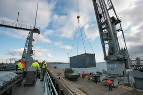 Deutsche Marine - Bilder der Woche: Gemeinsam mehr erreichen - Die Marine bei einer Verlade- und Transportübung mit der Streitkräftebasis