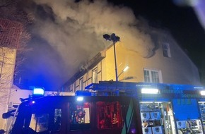 Feuerwehr Dortmund: FW-DO: Brand in Dortmund Asseln / Brand in einem Fachwerkhaus