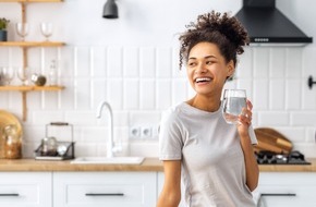 Helios Gesundheit: &bdquo;Dry January&ldquo;: Warum ein Monat ohne Alkohol Schlaf und Stoffwechsel sp&uuml;rbar verbessert