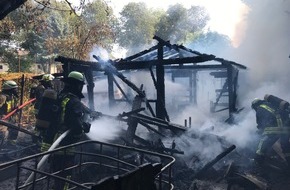 Feuerwehr Dortmund: FW-DO: Gartenlaube durch Feuer komplett zerstört