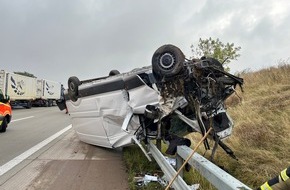 Autobahnpolizeiinspektion: API-TH: Transporter überschlägt sich mehrfach