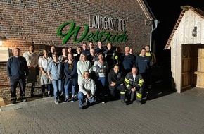 Freiwillige Feuerwehr Bedburg-Hau: FW-KLE: Freiwillige Feuerwehr Bedburg-Hau und Restaurantmitarbeiter trainieren gemeinsam