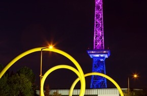 Messe Berlin GmbH: Welt-Mädchentag: Berliner Funkturm setzt am 11. Oktober leuchtendes Zeichen für Chancengleichheit (BILD)
