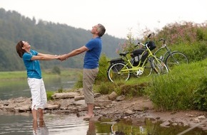 Weserbergland Tourismus e.V.: Weser-Radweg ist beliebtester Radfernweg Deutschlands und erobert Siegertreppchen / Ergebnisse der ADFC-Radreiseanalyse 2022 digital präsentiert