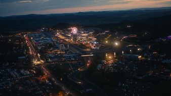 DUNLOP veröffentlicht Motorsport Kurzfilm „Taking the Line“