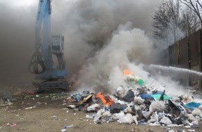 Polizeiinspektion Oldenburg-Stadt / Ammerland: POL-OL: +++ Brand auf Recyclinghof mit stärkerer Rauchentwicklung +++