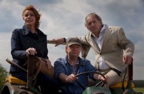 ZDF: ZDF-Komödie "Willkommen auf dem Land!" mit Senta Berger und Günther Maria Halmer (BILD)