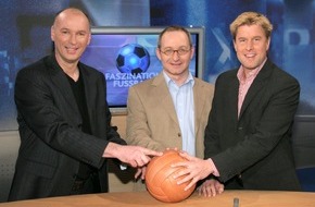 PHOENIX: Bei PHOENIX startet die Fußball-EM schon am Pfingstsonntag: Legendäre EM-Spiele, herausragende Reportagen und Studio-Talk / PROGRAMMHINWEIS für Sonntag, 11. Mai 2008, 14 Uhr bis 17 Uhr