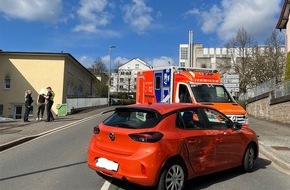 Kreispolizeibehörde Oberbergischer Kreis: POL-GM: Unfall beim Abbiegen fordert eine Leichtverletzte