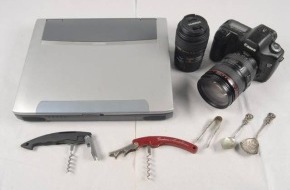 Polizeiinspektion Hildesheim: POL-HI: Wem wurden Digitalkamera und Laptop entwendet ?