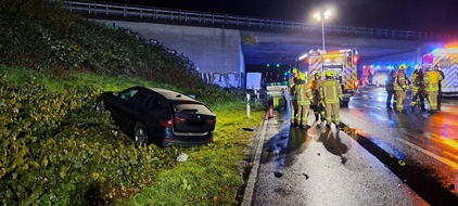 Feuerwehr Ratingen: FW Ratingen: Verkehrsunfall mit zwei beteiligten Fahrzeugen