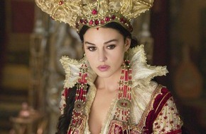 TELE 5: Monica Bellucci im TELE 5 Exklusiv-Interview: "Ich mache mir nicht über jede Falte Sorgen" // TELE 5 zeigt 'Brothers Grimm' mit Monica Bellucci  am 03. August um 20.15 Uhr