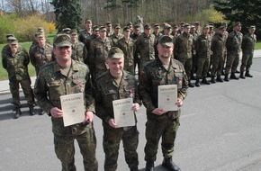 Landesfeuerwehrverband Schleswig-Holstein: FW-LFVSH: Besonnenes Verhalten von Bürgern in Uniform