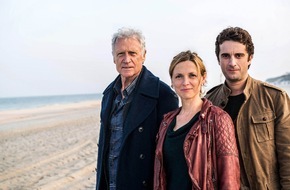 ZDF: "Nord Nord Mord - Clüvers Geheimnis" /  Rätselhafter Mordfall auf Sylt im ZDF-"Fernsehfilm der Woche" (FOTO)