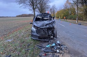 Polizeiinspektion Rotenburg: POL-ROW: ++ Unfall beim Überholen - 48-jähriger Autofahrer schwer verletzt ++