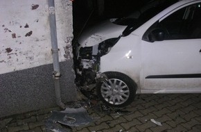Polizei Düren: POL-DN: Fahrtende an der Hauswand