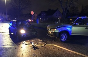 Polizei Duisburg: POL-DU: Marxloh: Vorfahrt genommen - Zwei Leichtverletzte bei Abbiegeunfall
