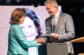 Karl Kübel Stiftung für Kind und Familie: PM Königin Silvia von Schweden mit Karl Kübel Preis ausgezeichnet