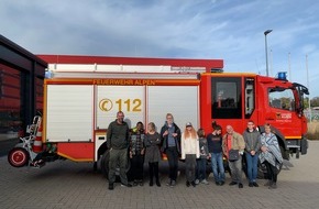 Freiwillige Feuerwehr Alpen: FW Alpen: Oberstufe der Bönninghardt-Schule zu Gast bei der Freiwilligen Feuerwehr Alpen