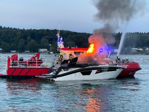 FW Konstanz: Brennendes Motorboot auf dem Bodensee