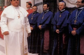 TELE 5: Spielfilm statt Konklave: TELE 5 ist schon Papst (BILD)