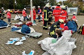 Feuerwehr Mülheim an der Ruhr: FW-MH: Erfolgreicher MANV-Großeinsatz in Mülheim durchgeführt
