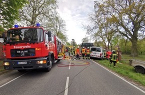 Polizeiinspektion Lüneburg/Lüchow-Dannenberg/Uelzen: POL-LG: ++ Schulbus gerät in Gegenverkehr und kollidiert mit Kleinbus - zwei Verletzte ++ Parkautomaten aufgehebelt - Tatverdächtigen festgestellt ++ betrunken mit dem Pedelec gestützt ++