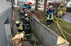 Feuerwehr Plettenberg: FW-PL: Entstehungsbrand Dach an der Herscheider Straße