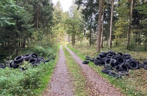 Polizeipräsidium Ulm: POL-UL: (BC) Ertingen - Erneut haufenweise Altreifen entsorgt / In den vergangenen Tagen hatte ein Unbekannter bei Ertingen wieder rund 100 Reifen bei Ertingen entsorgt.