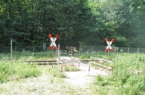 Bundespolizeiinspektion Rostock: BPOL-HRO: Stahlmattenzaun am Bahnübergang entwendet