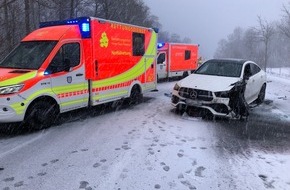 Polizei Paderborn: POL-PB: Serie von Glätteunfällen am Donnerstagvormittag - Sieben Verletzte