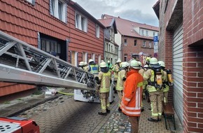 Feuerwehr Helmstedt: FW Helmstedt: Wohnungsbrand im Fechtboden