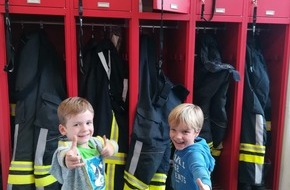 Freiwillige Feuerwehr Bedburg-Hau: FW-KLE: Bedburg-Hauer Blaulichtbande startet durch
