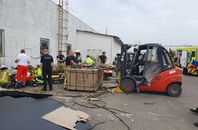 Feuerwehr Bremerhaven: FW Bremerhaven: Feuerwehreinsätze in Bremerhaven