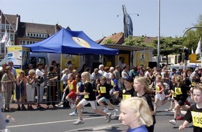 Postbank: Das "4 Millionen Spendenkonto" / Die Postbank feiert 4 Millionen Girokonten: Der 4 Millionen Lauf von Postbank und RTL "läuft" vielversprechend / Top-Ergebnisse für den guten Zweck
