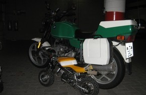 Polizeiinspektion Hameln-Pyrmont/Holzminden: POL-HOL: Im öffentlichen Straßenverkehr nicht erlaubt: Fahrer mit "Pocketbike" festgestellt - Fahrzeug zur Vorbereitung der Einziehung sichergestellt -