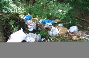 Polizeiinspektion Northeim: POL-NOM: Waldparkplatz als Müllkippe missbraucht