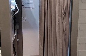 Bundespolizeidirektion Sankt Augustin: BPOL NRW: Unbekannter demoliert Fotobox im Hauptbahnhof Bielefeld - Bundespolizei leitet Ermittlungsverfahren ein